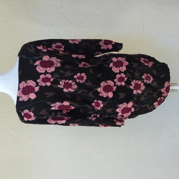 The Limited Black Dark Floral Lightweight Boatneck Tunic Sweater Size Medium - Picture 5 of 7